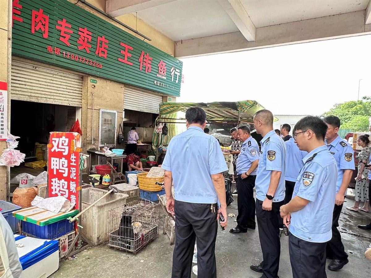 襄州公安联合多部门开展肉制品及蔬菜专项检查行动，保障群众食品安全